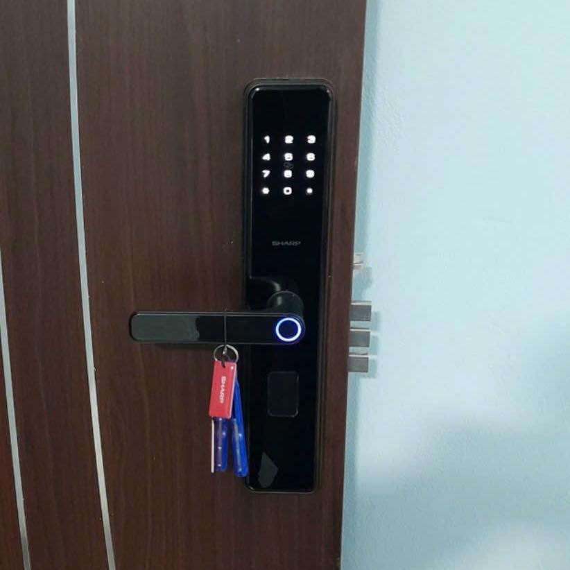 375459642 764881528979377 9166269325217934503 n KHOÁ VÂN TAY THÔNG MINH SHARP T1-B ĐEN (BLACK)