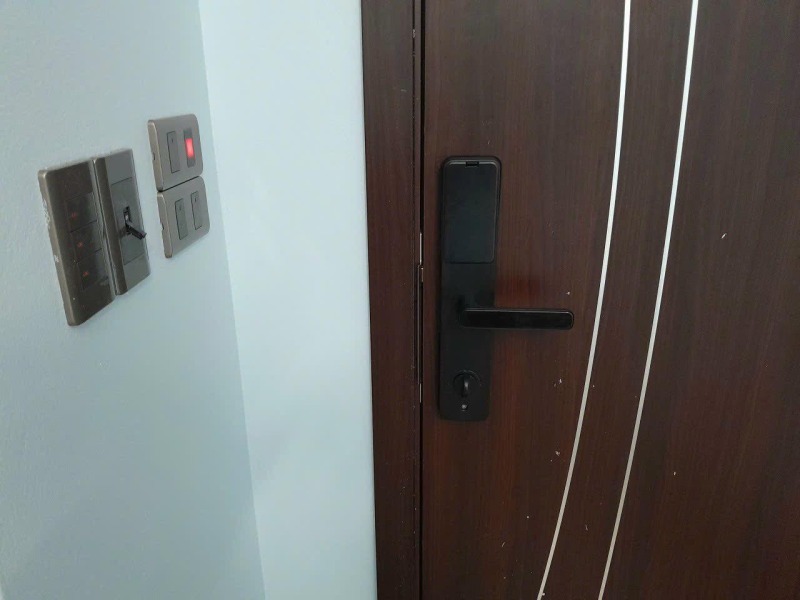 375587978 764881578979372 7346934750751125987 n KHOÁ VÂN TAY THÔNG MINH SHARP T1-B ĐEN (BLACK)