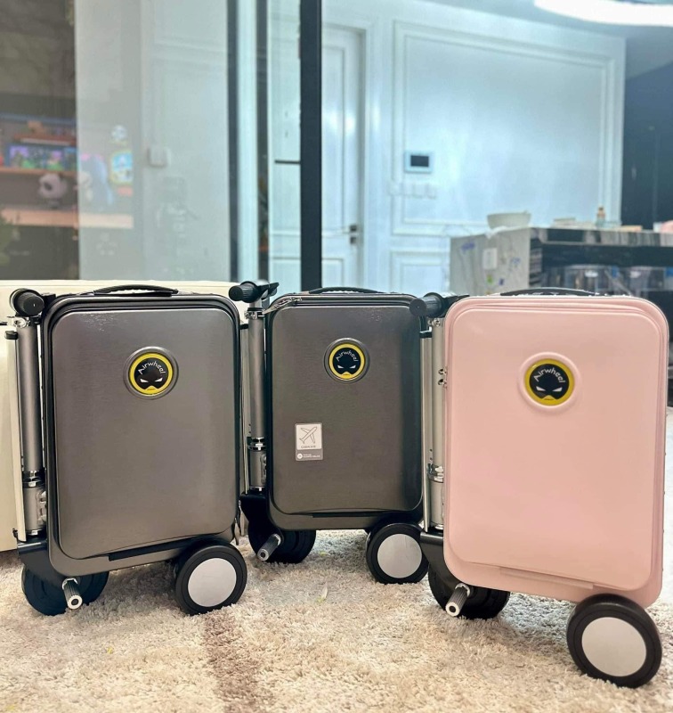 Vali airwheel 2 VALI ĐIỆN AIRWHEEL SE3S Màu đen, Màu hồng tại sạo lại hot đến vậy?