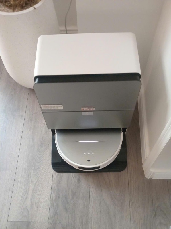 ROBOT HÚT BỤI LAU NHÀ ROBOROCK SAROS 10 91 ROBOT HÚT BỤI LAU NHÀ ROBOROCK SAROS 10