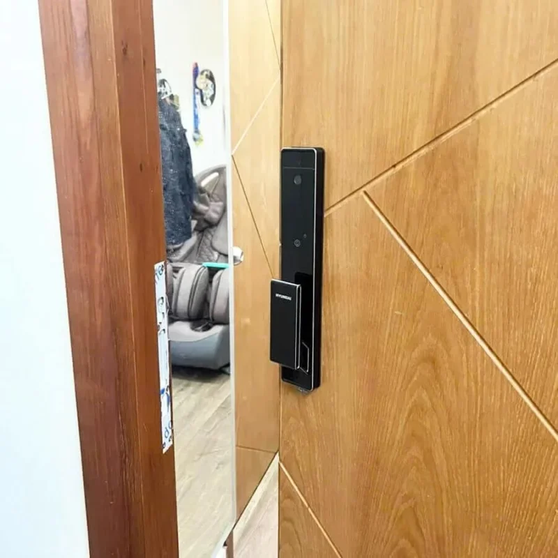 KHOÁ VÂN TAY CỬA GỖ HYUNDAI HY-SLA909F BLACK 4 KHOÁ VÂN TAY CỬA GỖ HYUNDAI HY-SLA909F BLACK