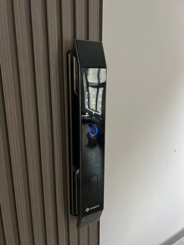 KHÓA VÂN TAY CỬA GỖ HUBERT HB CG25 BLACK 3 KHÓA VÂN TAY CỬA GỖ HUBERT HB CG25 BLACK