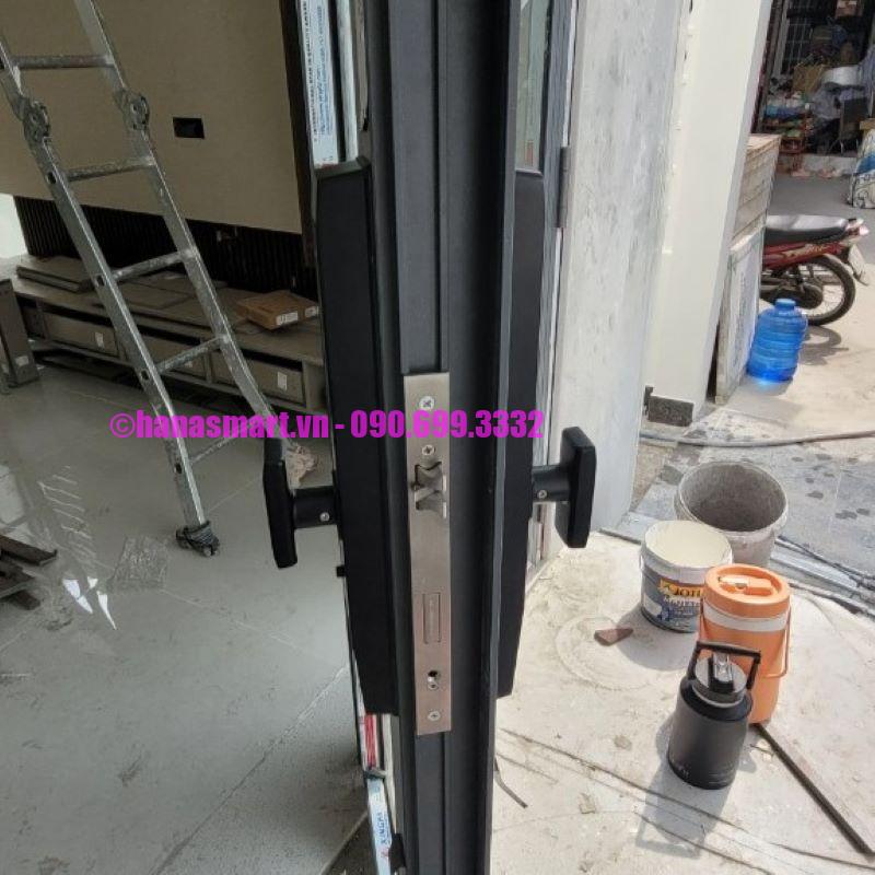 KHÓA VÂN TAY CỬA NHÔM HUBERT HB CN39 STYLE B BLACK 6 KHÓA VÂN TAY CỬA NHÔM HUBERT HB CN39 STYLE B BLACK