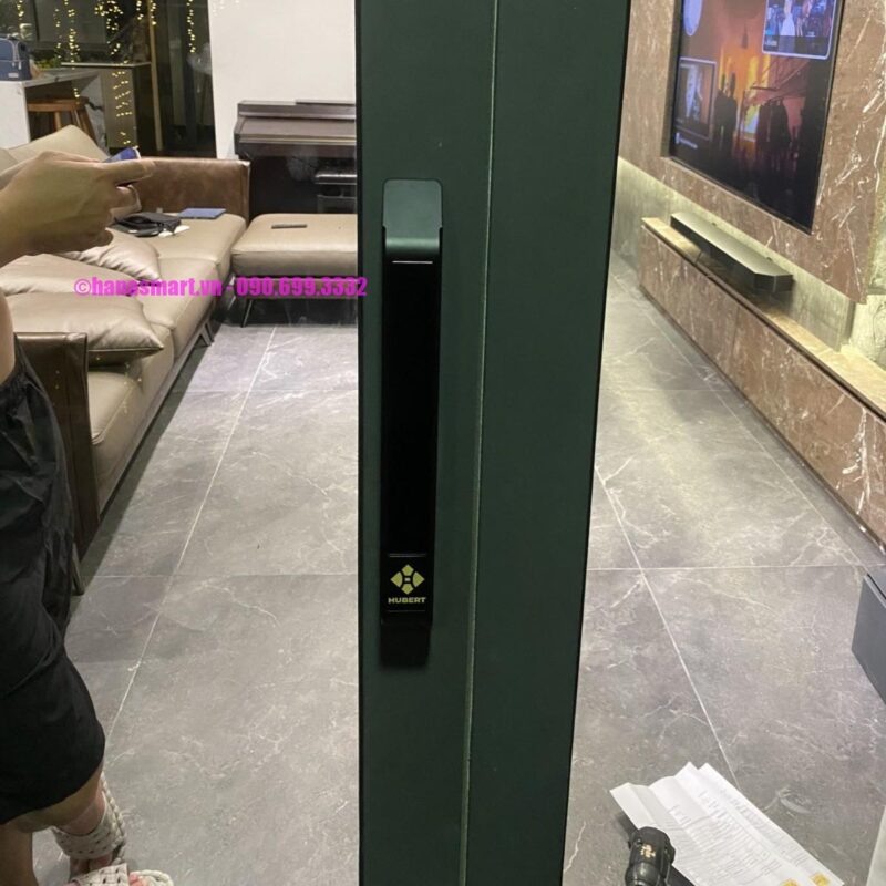 KHÓA VÂN TAY CỬA NHÔM HUBERT HB CN79 BLACK WIFI 4 KHÓA VÂN TAY CỬA NHÔM HUBERT HB CN79 BLACK WIFI