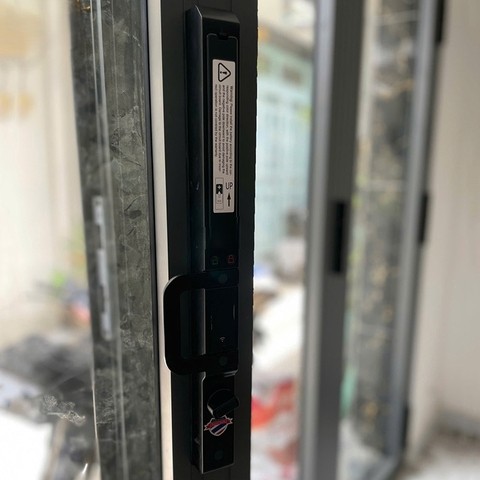 KHÓA VÂN TAY CỬA NHÔM HUBERT HB CN78F BLACK 4 KHÓA VÂN TAY CỬA NHÔM HUBERT HB CN78F BLACK