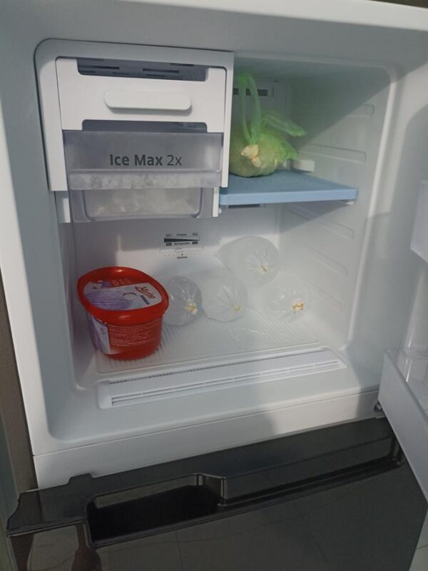 Tủ lạnh Samsung Inverter 208 lít RT20HAR8DBU/SV 31 Tủ lạnh Samsung Inverter 208 lít RT20HAR8DBU/SV