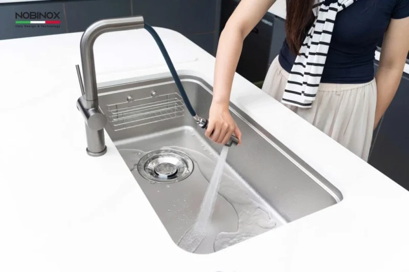 VÒI RỬA BÁT DÂY RÚT NOBINOX BIANCO NX603 1 VÒI RỬA BÁT DÂY RÚT NOBINOX BIANCO NX603